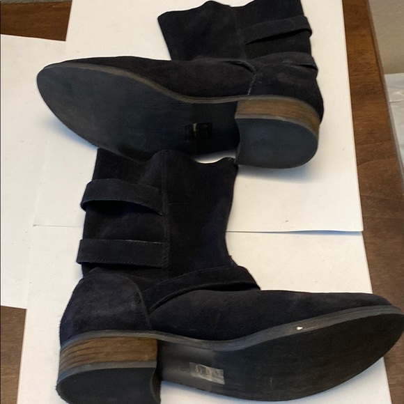 Steve Madden Barely worn suede booties - Picture 2 of 9